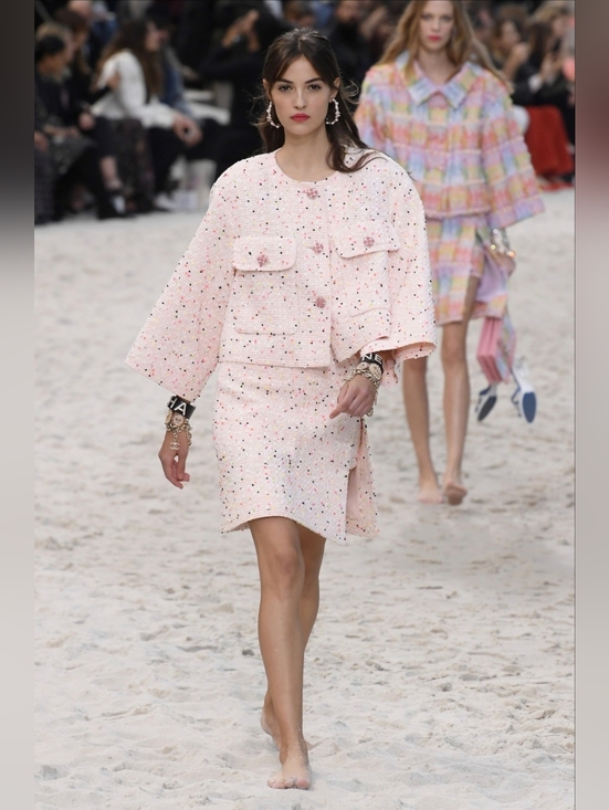 CHANEL Jackets & Blazers - CHANEL Spring 2019 RTW Pink Multi Speckled Tweed Cropped Jacket Size FR 36/US 4